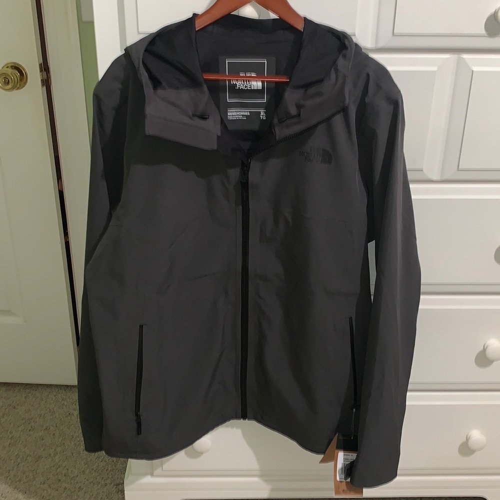 NWT New Men’s Gray North Face Shell Hoody XL